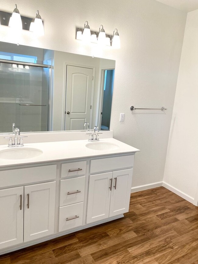 Building Photo - Spacious 4-Bed, 2-Bath Single-Level Home Near Boris Elementary