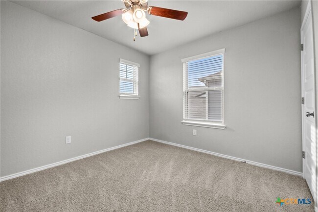 Building Photo - 271 Kinsley Wy