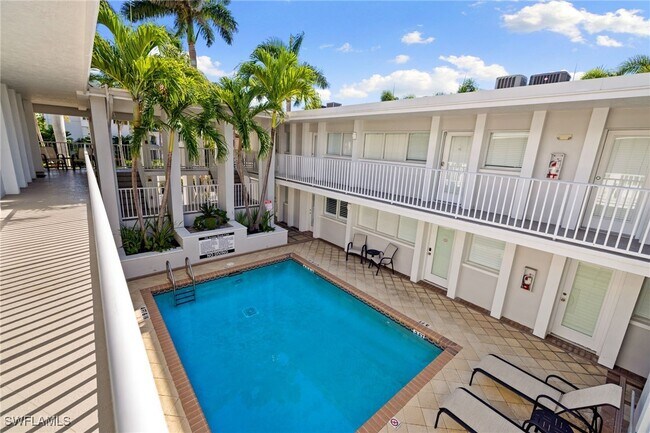 Building Photo - 175 5th Ave S