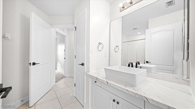 Building Photo - 1801 NW 1st Ave