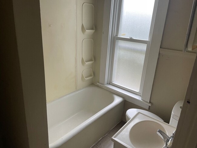 Building Photo - 127-129 Park