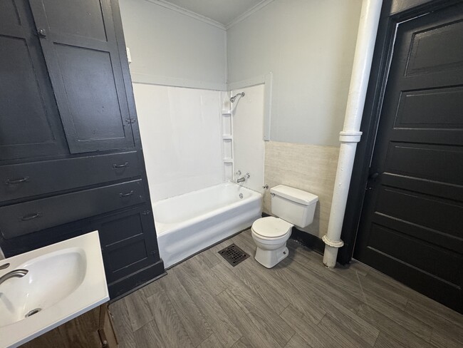 Building Photo - 32 S Virginia Ave