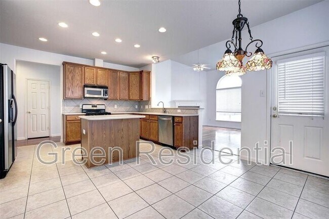 Building Photo - 10024 Hidden Falls Dr