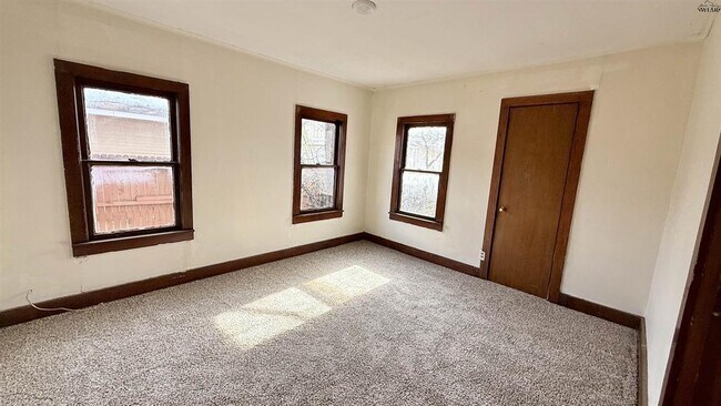 Building Photo - 2215 Roberts Ave