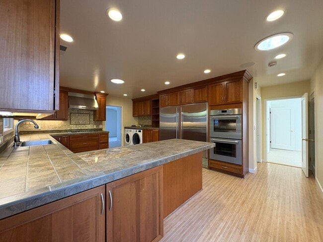 Building Photo - Beautiful Palo Alto Home with In-Law Suite, Central AC & Heated Pool