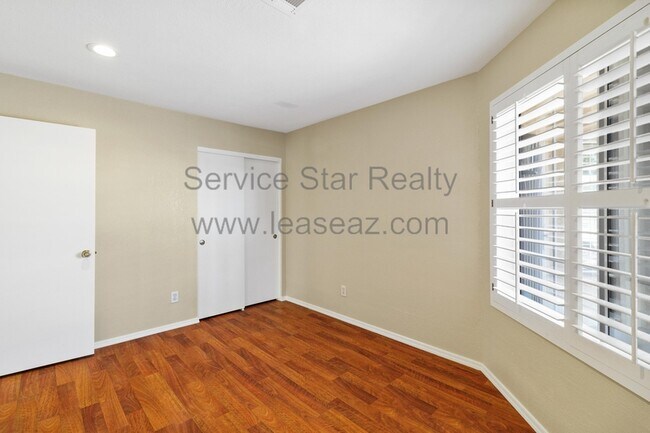 Building Photo - 3110 N 114th Dr