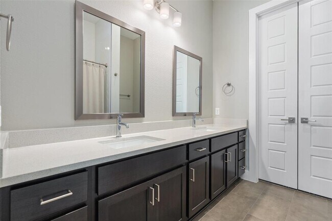 Building Photo - 4501 Jackson Ave