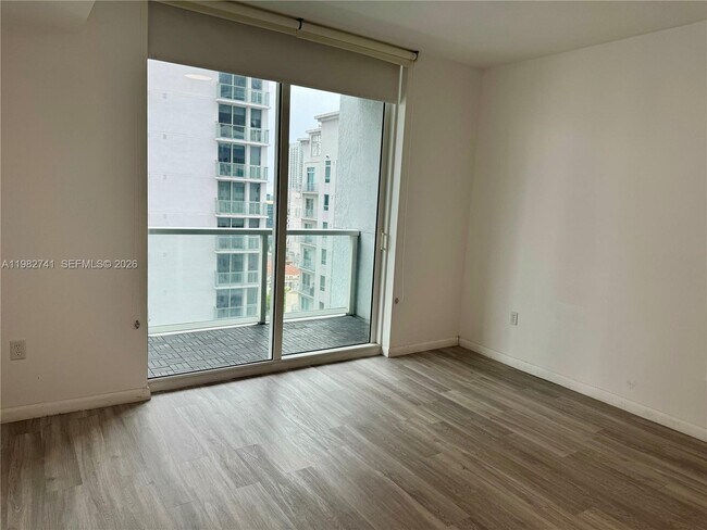 Building Photo - 253 NE 2nd St