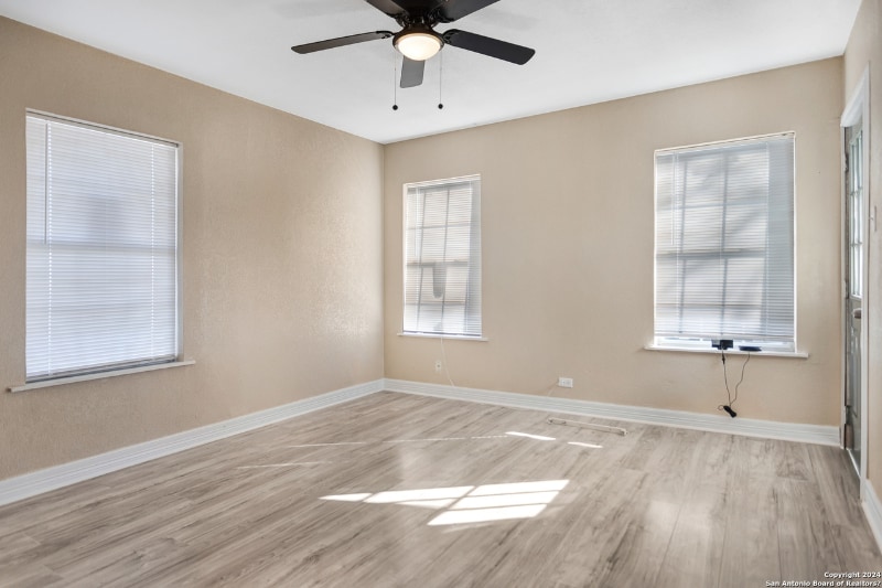 Building Photo - 2228 W Huisache Ave