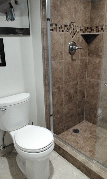 Building Photo - 4303 E Cactus Rd