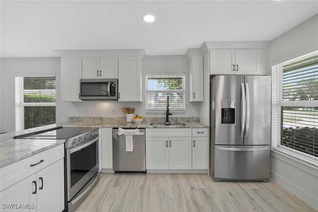 Building Photo - 2710 Arbutus St