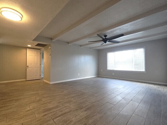 Building Photo - 3301 S Terrace Rd