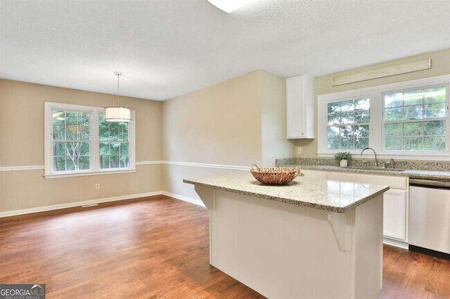 Building Photo - 180 Nectarine Dr