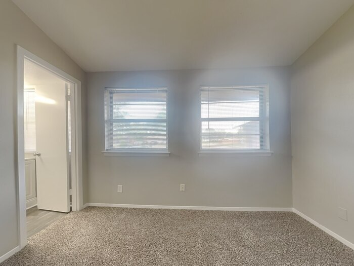 Building Photo - 1401 Wisteria Way