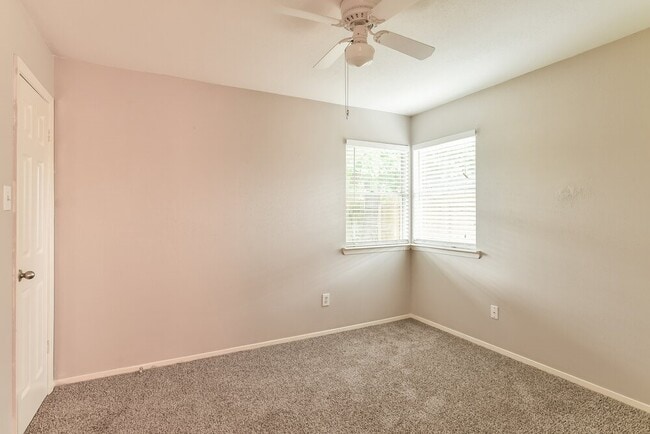 Building Photo - 13207 Pebblewalk Cir S