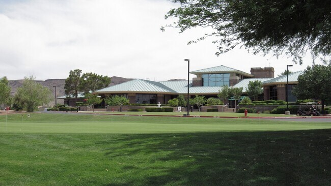 Building Photo - 2057 King Mesa Dr