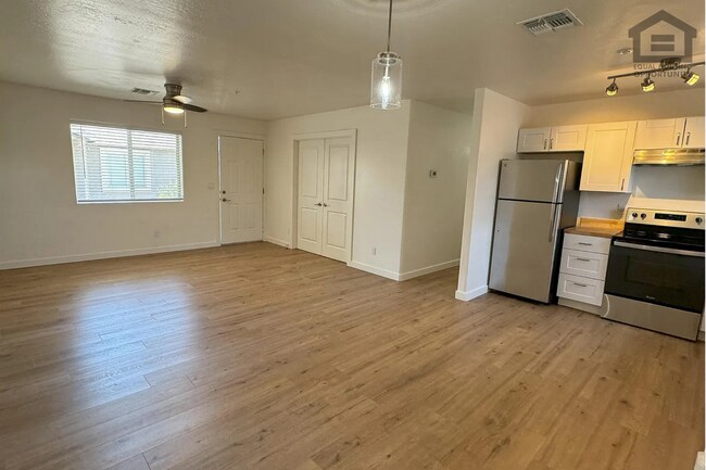 Building Photo - 1455 E Taylor St
