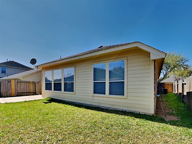 Building Photo - 19215 Mustang Pointe Ln