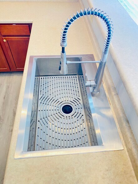 Building Photo - 5843 Amber Ln