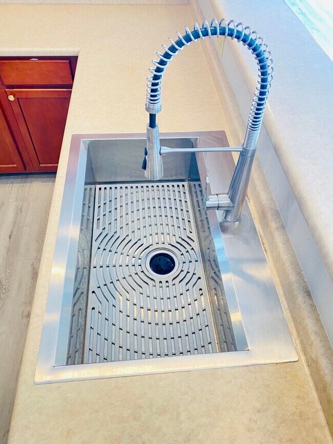 Building Photo - 5843 Amber Ln