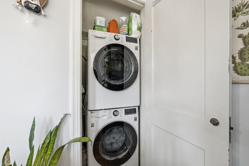 Building Photo - 2700 13th Rd S