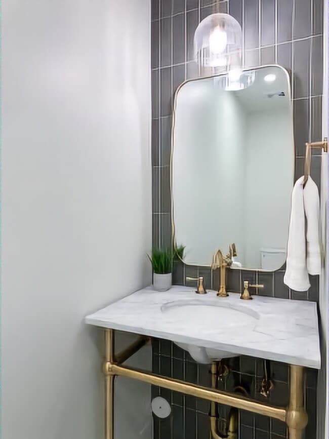 Building Photo - 3425 Fuller Dr