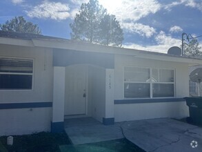 Building Photo - Beautiful 3/2 Duplex in Bay St. Louis, MS