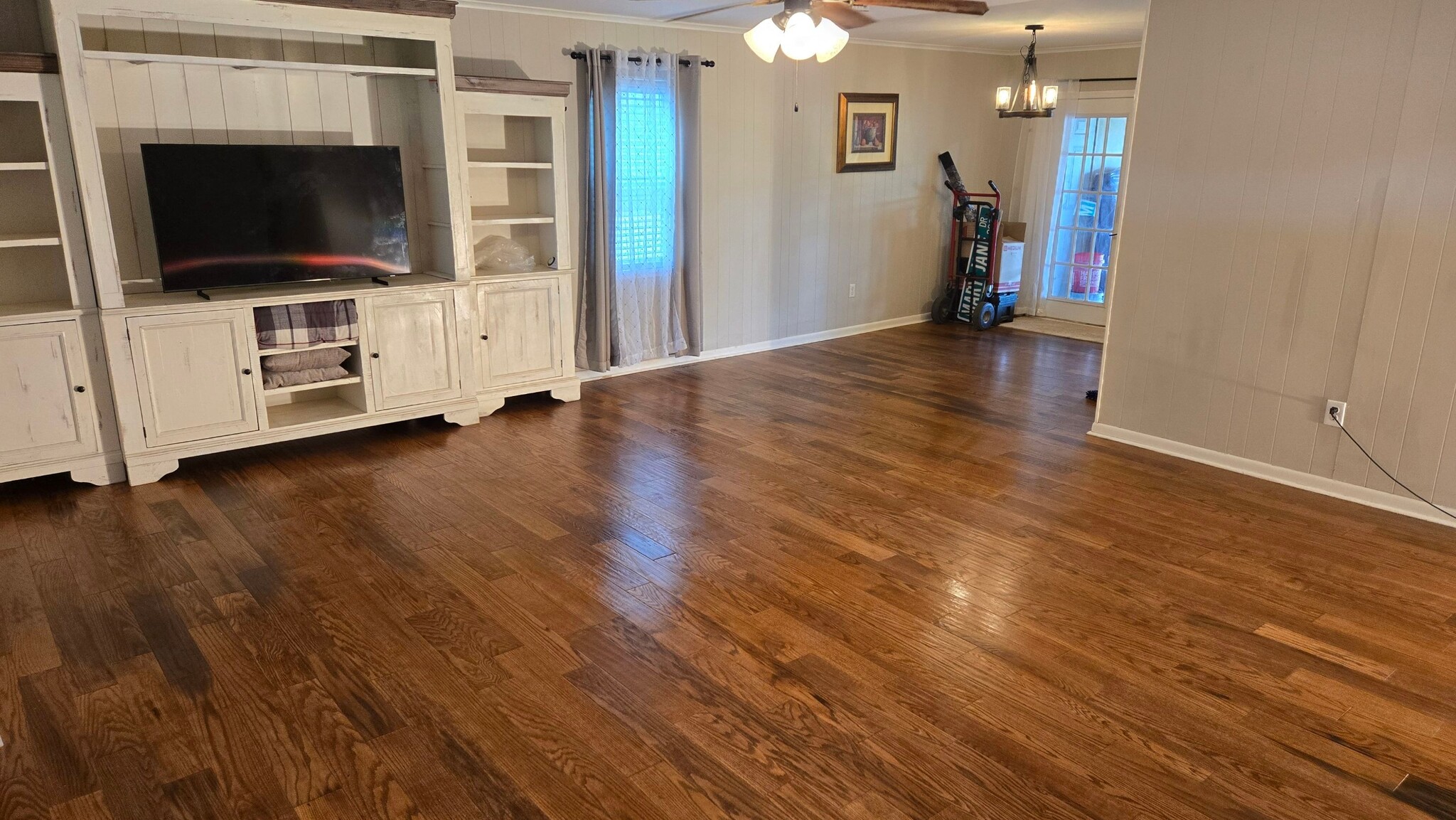 Livingroom - 868 steiner rd