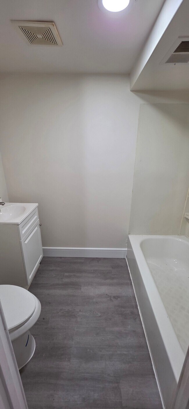 Building Photo - 4267 Labyrinth Rd