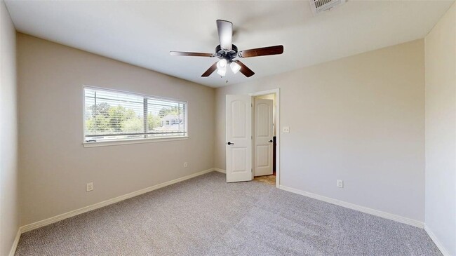 Building Photo - 454 Chimney Hill Dr