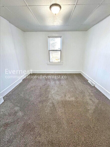 Building Photo - 613 N Jackson Ave