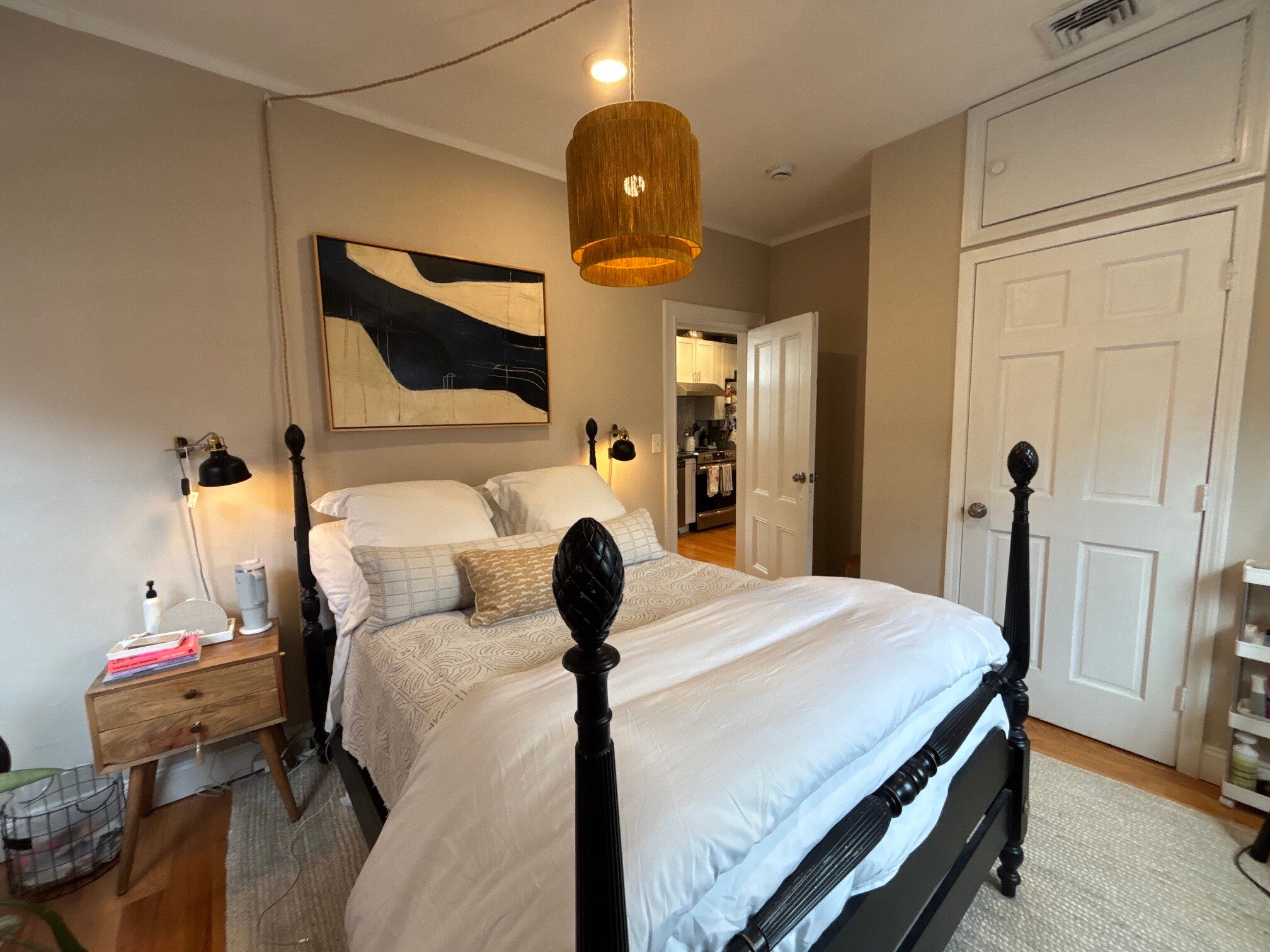 Building Photo - 92 Pinckney St