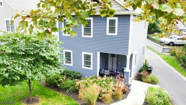 Building Photo - 156 Broad St