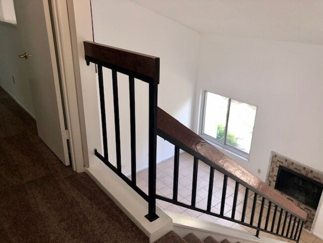 Building Photo - MOVE IN MARCH! 2 Story-Spacious 3 beds 2.5 bath townhouse with attached 2 car garage!!