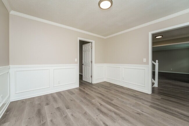 Building Photo - 1484 Yorktown Dr NW