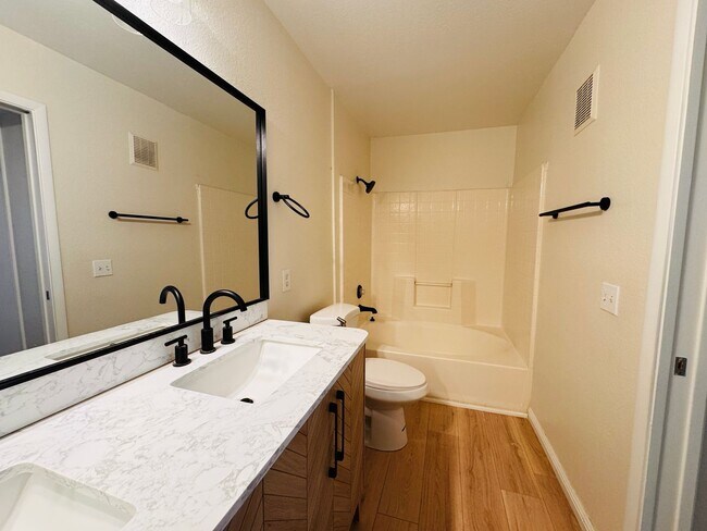 Building Photo - 2 bedroom, 2-bathroom condo for rent