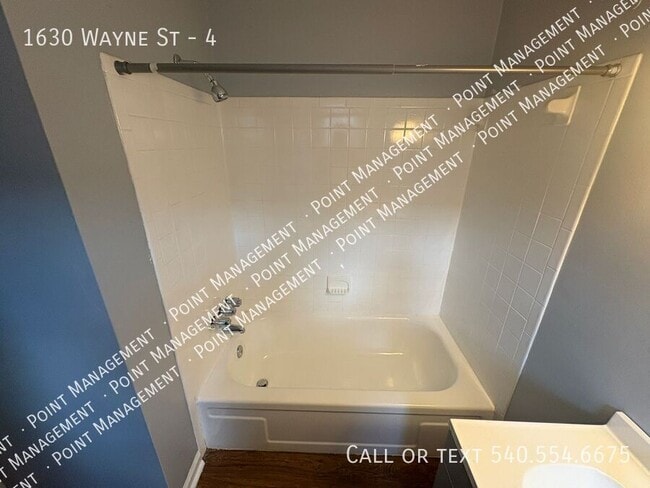Building Photo - 1630 Wayne St NE