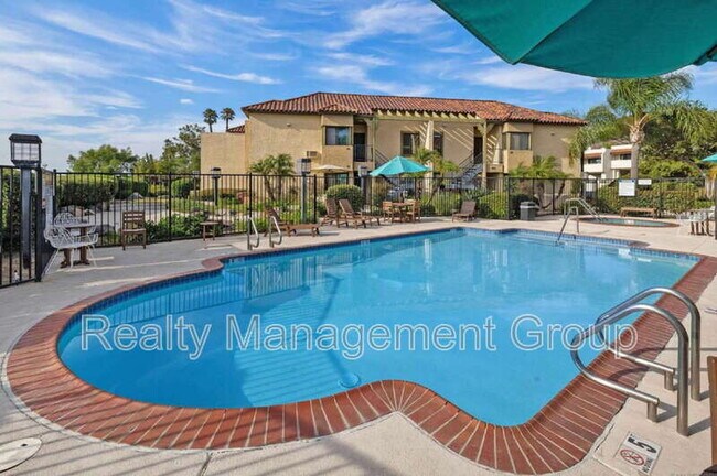 Building Photo - 7360 Park Ridge Blvd