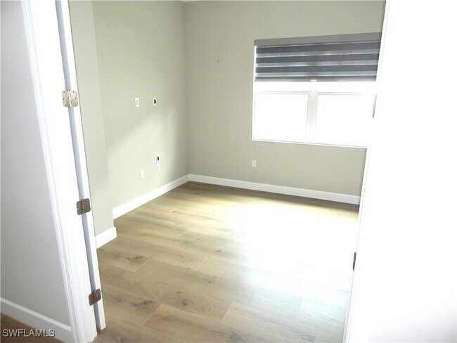 Building Photo - 11331 Jacaranda Dr