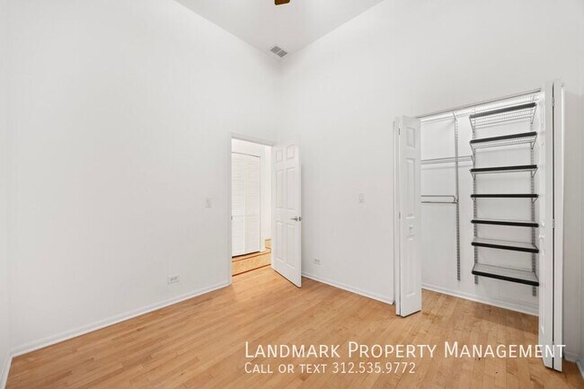 Building Photo - 1755 N Artesian Ave