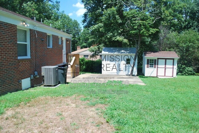 Building Photo - 8030 Willow Ave