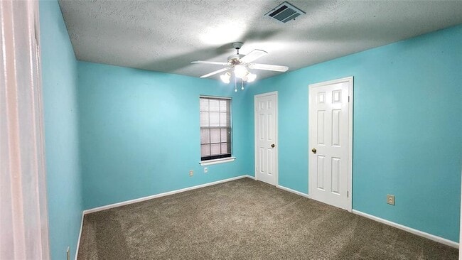 Building Photo - 4234 Heathfield Dr