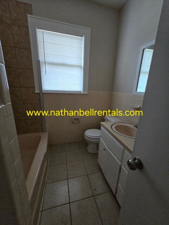 Building Photo - 2114 Culbertson St