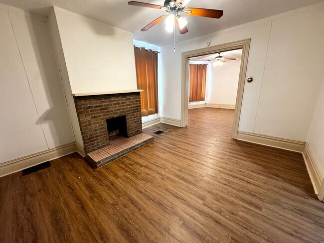 Building Photo - 1101 Fredonia St