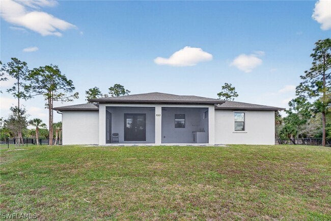 Building Photo - 2326 6th Ave SE