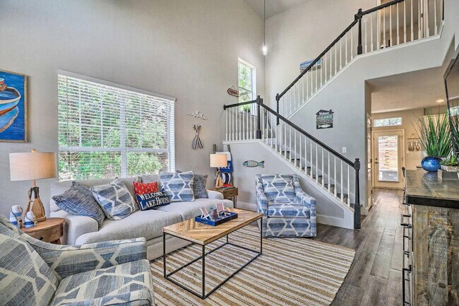 Building Photo - 21100 Santa Ana Cove