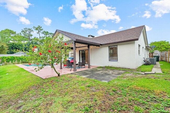 Building Photo - 13434 Columbine Ave