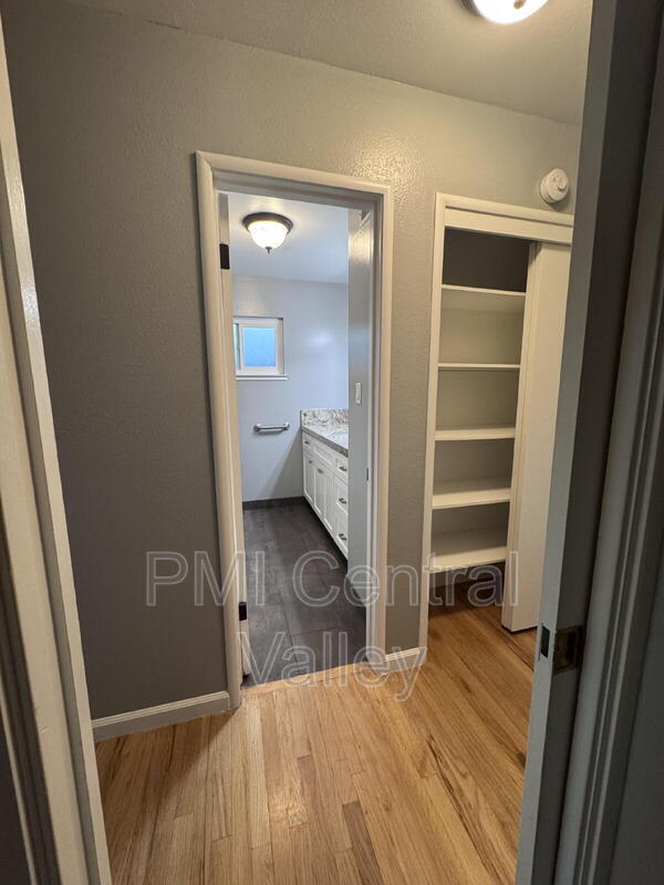 Building Photo - 1314 Carolyn Ave