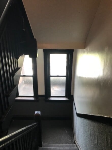 Building Photo - 7116 S Harvard Ave