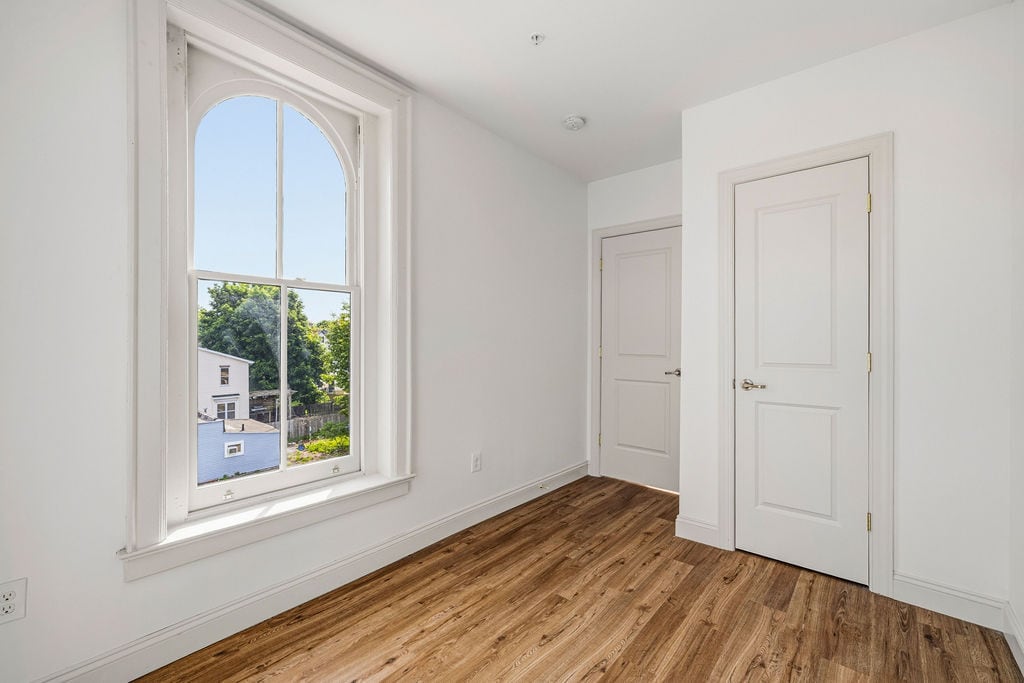 Unit 6 Bedroom - 319 Connecticut St